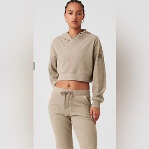 ALO yoga Muse Hoodie in olive tree heather